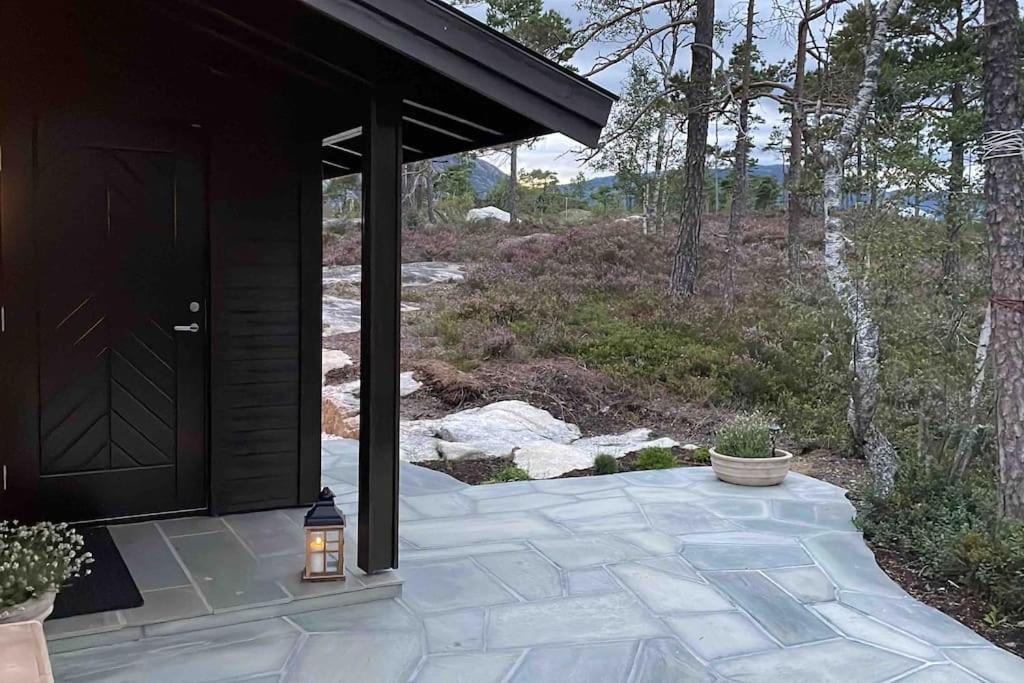Cosy Between And Mountain